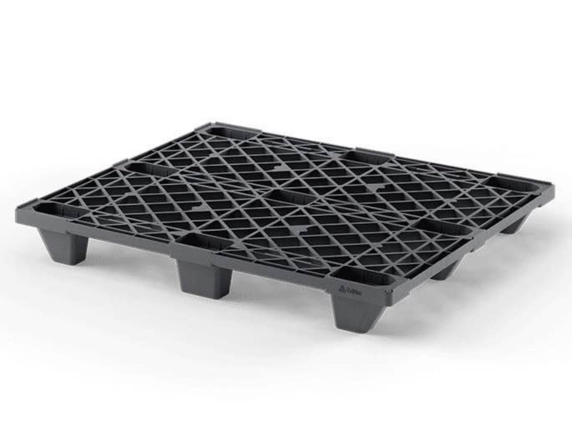 Used 48x40x5.2 Nestable Pallets